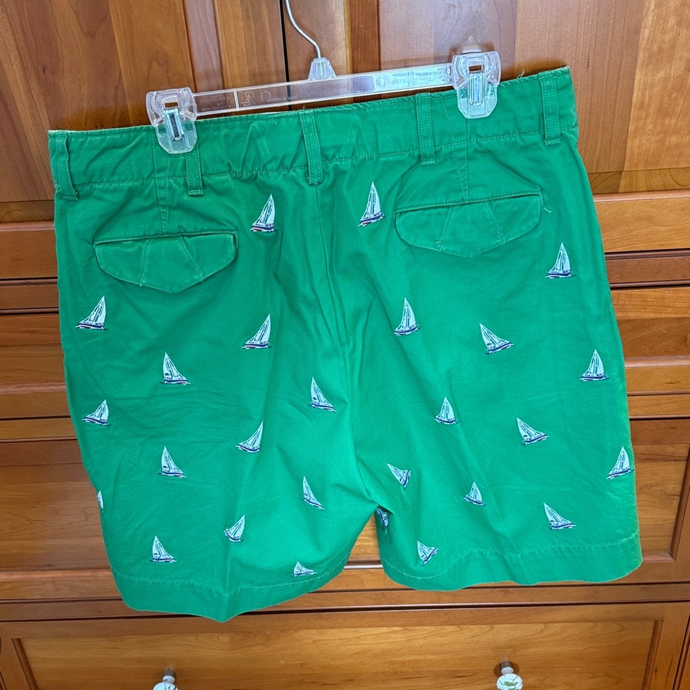 Polo Ralph Lauren Green Shorts with Embroidered Sailboats - Picture 2 of 4